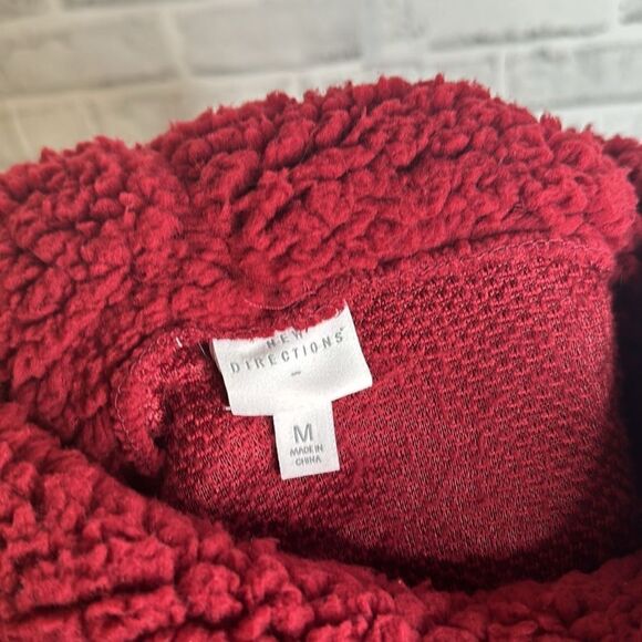 New Directions Holiday Fuzzy Fleece Turtleneck Size Medium - Picture 4 of 4